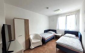 Pension Chen mit 2 Schlafzimmern, EBK, separat Balkon